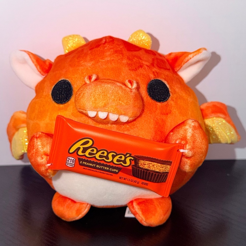 ZURU Snackles Orange Dragon Plush Reese's Peanut Butter Cups 5.5 inch Small